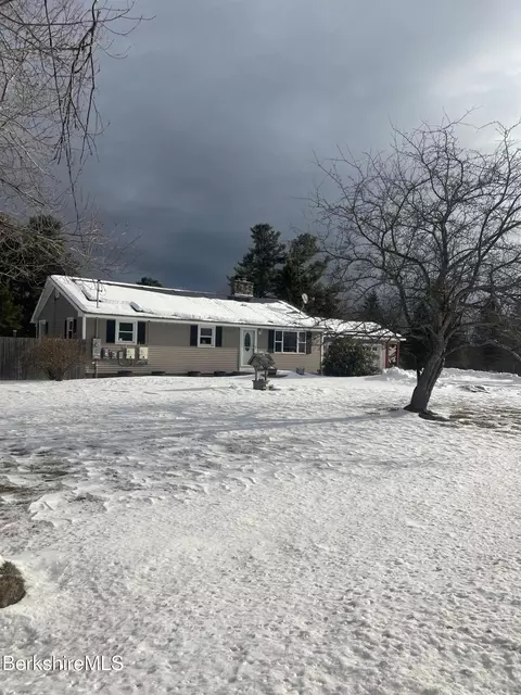 554 Main St, Becket, MA 01223