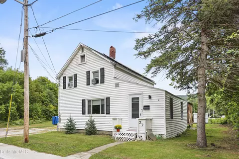 27 Albert St, Adams, MA 01220
