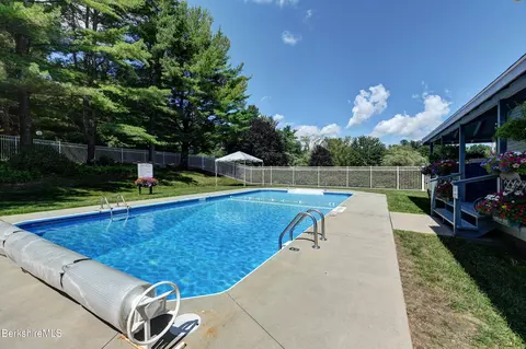 Exterior - 2 Rolling Hls #BLDG 2-4, Lenox, MA 01240 photo 3 of 8