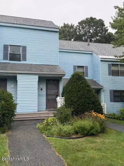 2 Rolling Hls #BLDG 2-4, Lenox, MA 01240