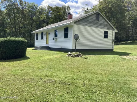 Exterior - 480 Mohawk Trl, Drury, MA 01343 photo 3 of 10
