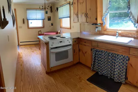Kitchen - 480 Mohawk Trl, Drury, MA 01343 photo 3 of 3