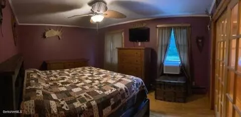Bedroom - 480 Mohawk Trl, Drury, MA 01343 photo 2 of 4