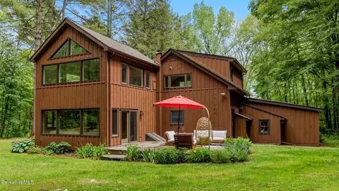 1872 S Undermountain Rd, Sheffield, MA 01257
