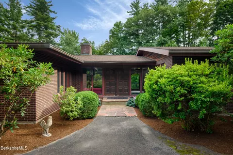 116 Buxton Hill Rd, Williamstown, MA 01267