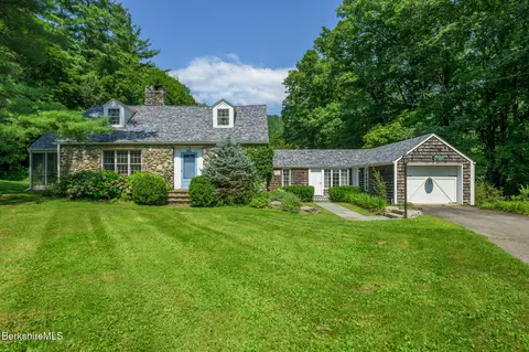 441 Overlook Dr, Hillsdale, NY 12529