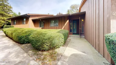 46 Churchill Crst #46, Pittsfield, MA 01201