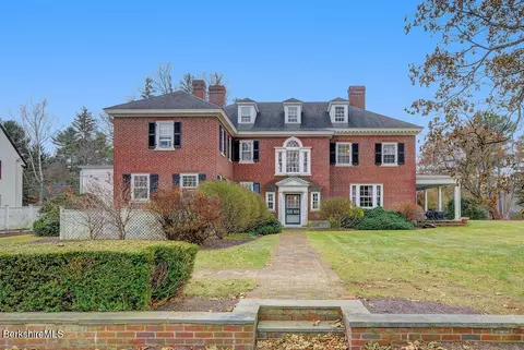 89 Crofut St, Pittsfield, MA 01201