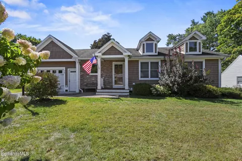 75 Anita Dr, Pittsfield, MA 01201