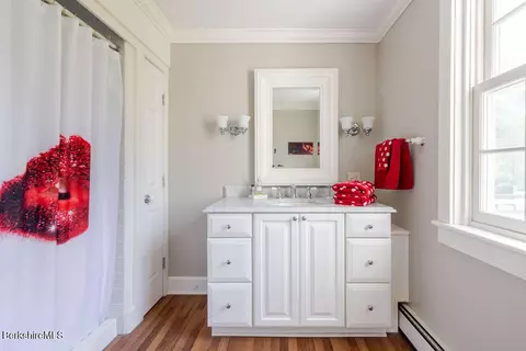 Bath - 454 Main Rd #2, Monterey, MA 01245 photo 1 of 1