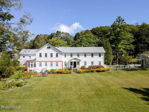 454 Main Rd #2, Monterey, MA 01245