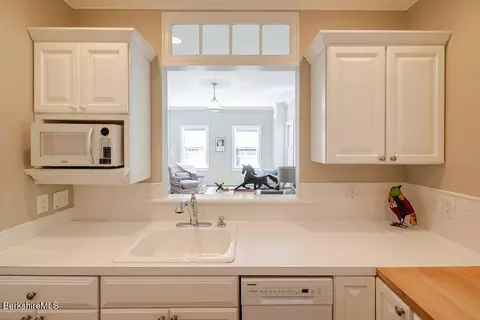 Kitchen - 454 Main Rd #2, Monterey, MA 01245 photo 3 of 3