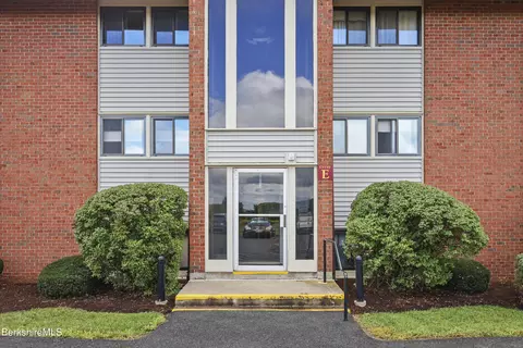 189 Stratton Rd #E2, Williamstown, MA 01267 photo 2