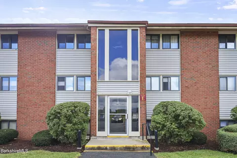189 Stratton Rd #E2, Williamstown, MA 01267