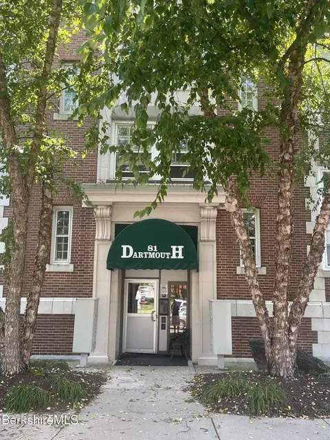 81 Dartmouth St #205, Pittsfield, MA 01201