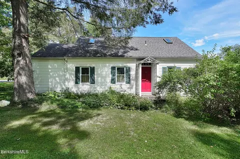 22 Castle Hill Ave, Great Barrington, MA 01230