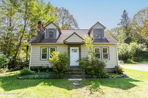 382 Maple St, Hinsdale, MA 01235