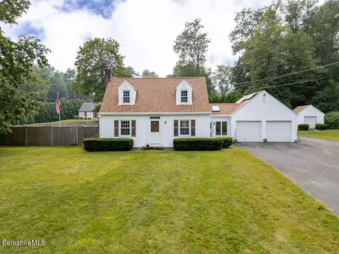 271 N Plain Rd, Great Barrington, MA 01230