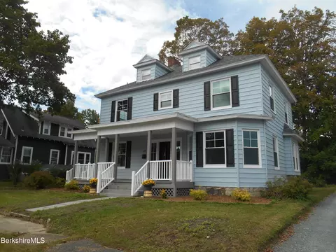 28 Mckinley Ter, Pittsfield, MA 01201