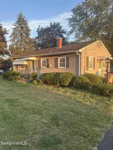 166 Kendall St, Ludlow, MA 01056