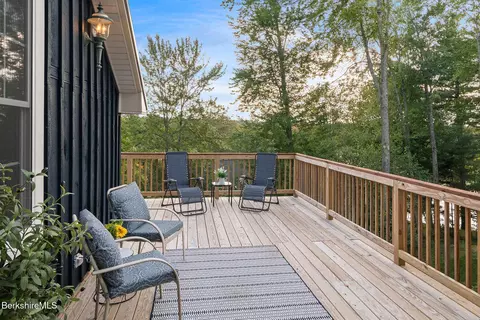 715 Peru Rd, Hinsdale, MA 01235
