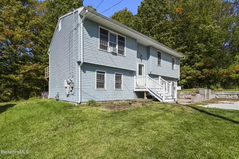 29 Murphy Pl, Pittsfield, MA 01201