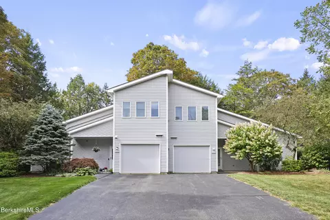 14 Muirfield Dr # A, Lenox, MA 01240