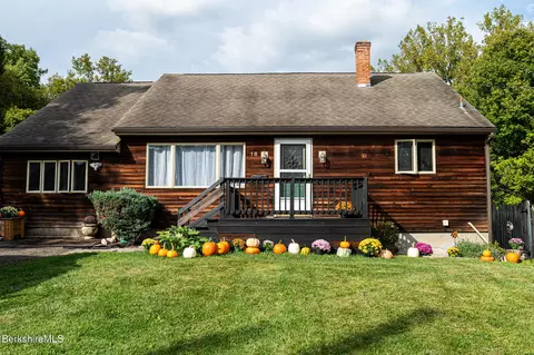 18 Velma Ave, Pittsfield, MA 01201
