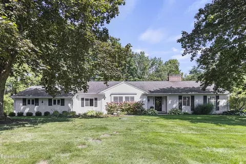 25 E New Lenox Rd, Pittsfield, MA 01201