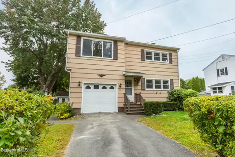 31 Louise St, Pittsfield, MA 01201
