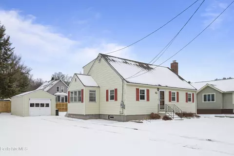 46 Lucille St, Pittsfield, MA 01201
