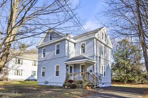 20 Greenway St, Pittsfield, MA 01201
