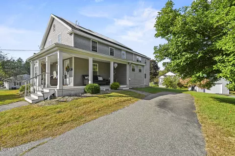 989 Williams St, Pittsfield, MA 01201