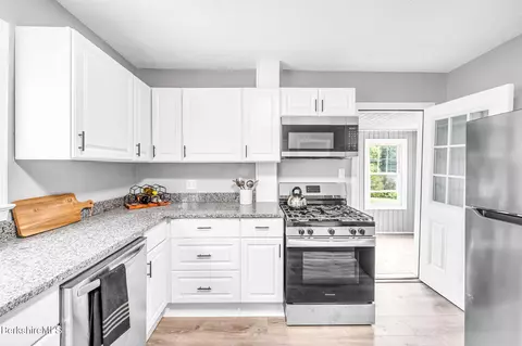 114 Danforth Ave, Pittsfield, MA 01201