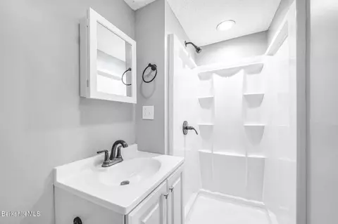 Bath - 114 Danforth Ave, Pittsfield, MA 01201 photo 3 of 3