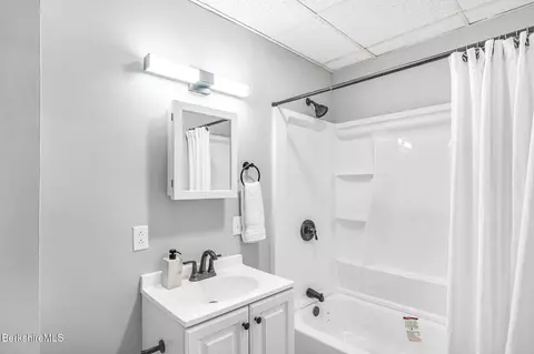 Bath - 114 Danforth Ave, Pittsfield, MA 01201 photo 1 of 3