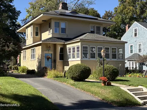 38 Northumberland Rd, Pittsfield, MA 01201