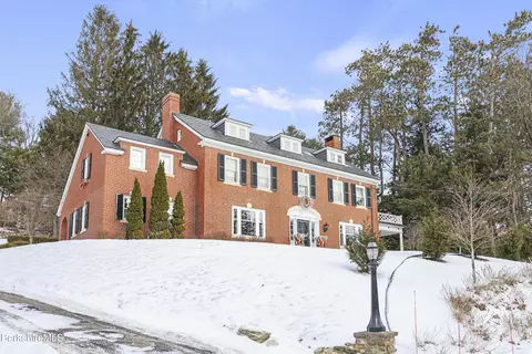 5 Crofut St, Pittsfield, MA 01201