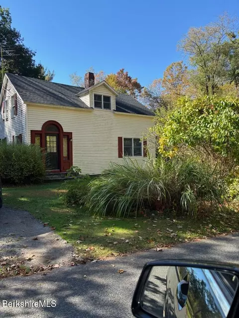 73 Harrison Ave, Williamstown, MA 01267