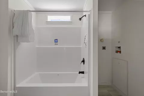 8 Apache Dr, North Adams, MA 01247 photo 13