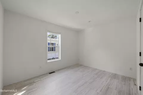 8 Apache Dr, North Adams, MA 01247 photo 8