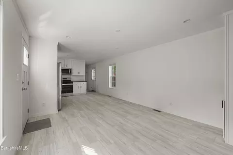 8 Apache Dr, North Adams, MA 01247 photo 3