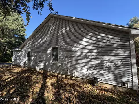 165 George Street St, Lee, MA 01238 photo 4