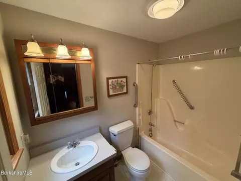 165 George Street St, Lee, MA 01238 photo 16