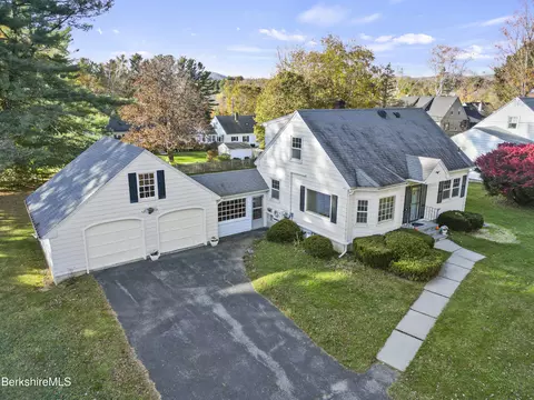66 Roselyn Dr, Pittsfield, MA 01201