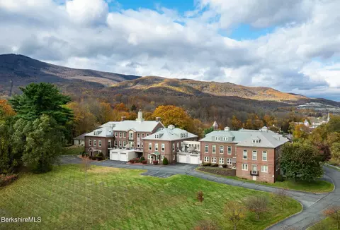 4 Edmunds St #A101, Adams, MA 01220
