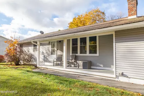 68 Howe Rd, Pittsfield, MA 01201 photo 2