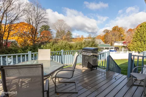 68 Howe Rd, Pittsfield, MA 01201 photo 5