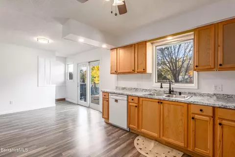 68 Howe Rd, Pittsfield, MA 01201 photo 13
