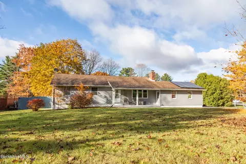 68 Howe Rd, Pittsfield, MA 01201 photo 3